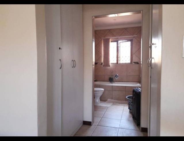 3 BEDROOM HOUSE FOR SALE IN HUGHES